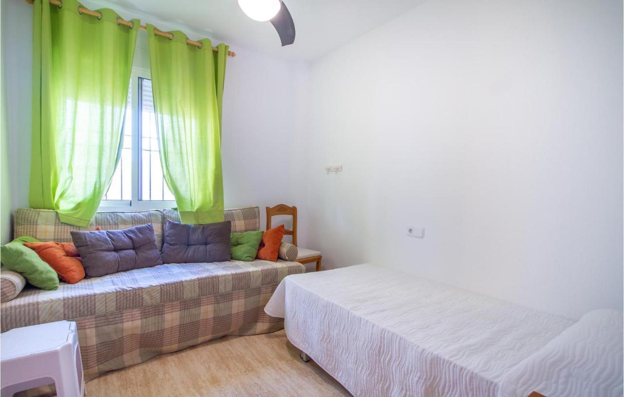 4 Bedroom Cozy Home In Pilar De La Horadada Bagian luar foto